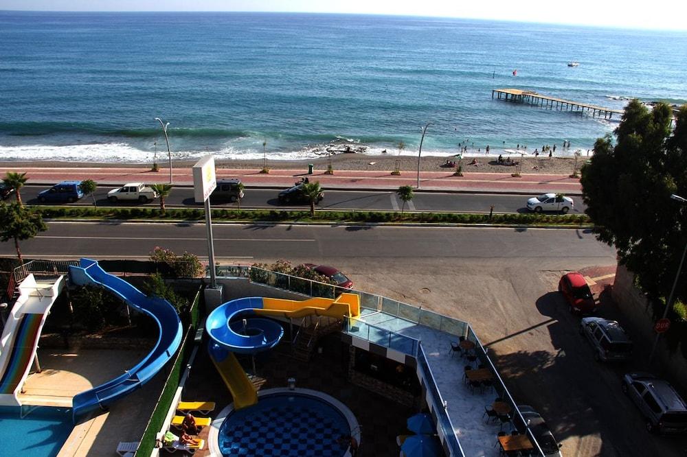 Merlin Beach Park Hotel Tosmur Exterior photo